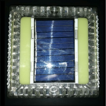 Solární dopravní knoflík s LED diody