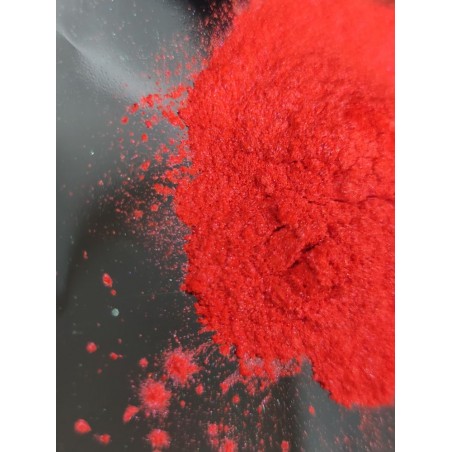 Červený syntetický pigment